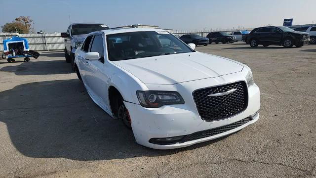 Chrysler 300 2016