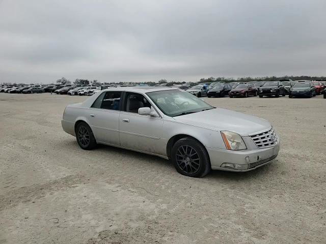 Cadillac DTS 2010