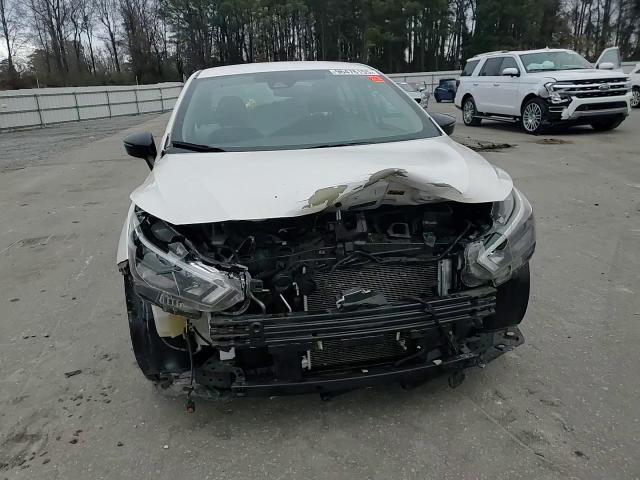 Nissan Versa 2021