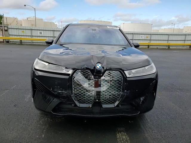 BMW iX 2025
