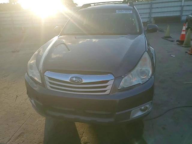 Subaru Outback 2011
