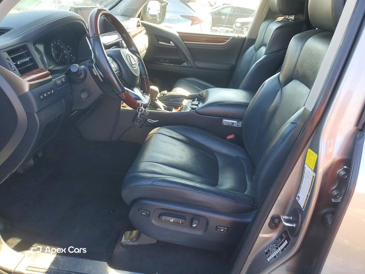 Lexus LX 2021