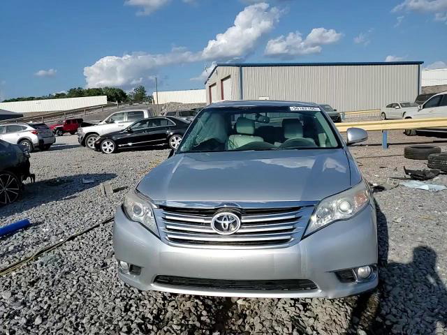 Toyota Avalon 2012