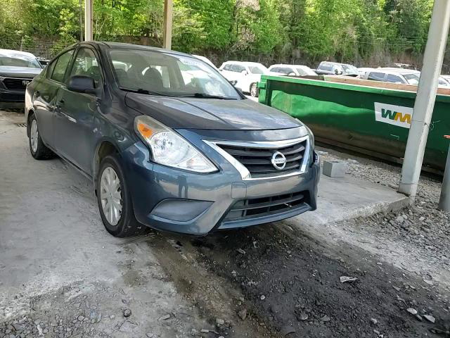 Nissan Versa 2015
