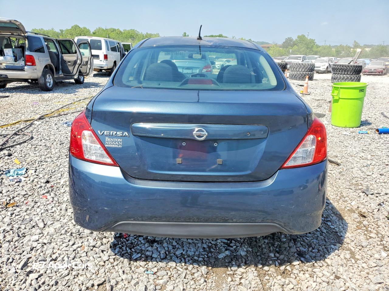 Nissan Versa 2015