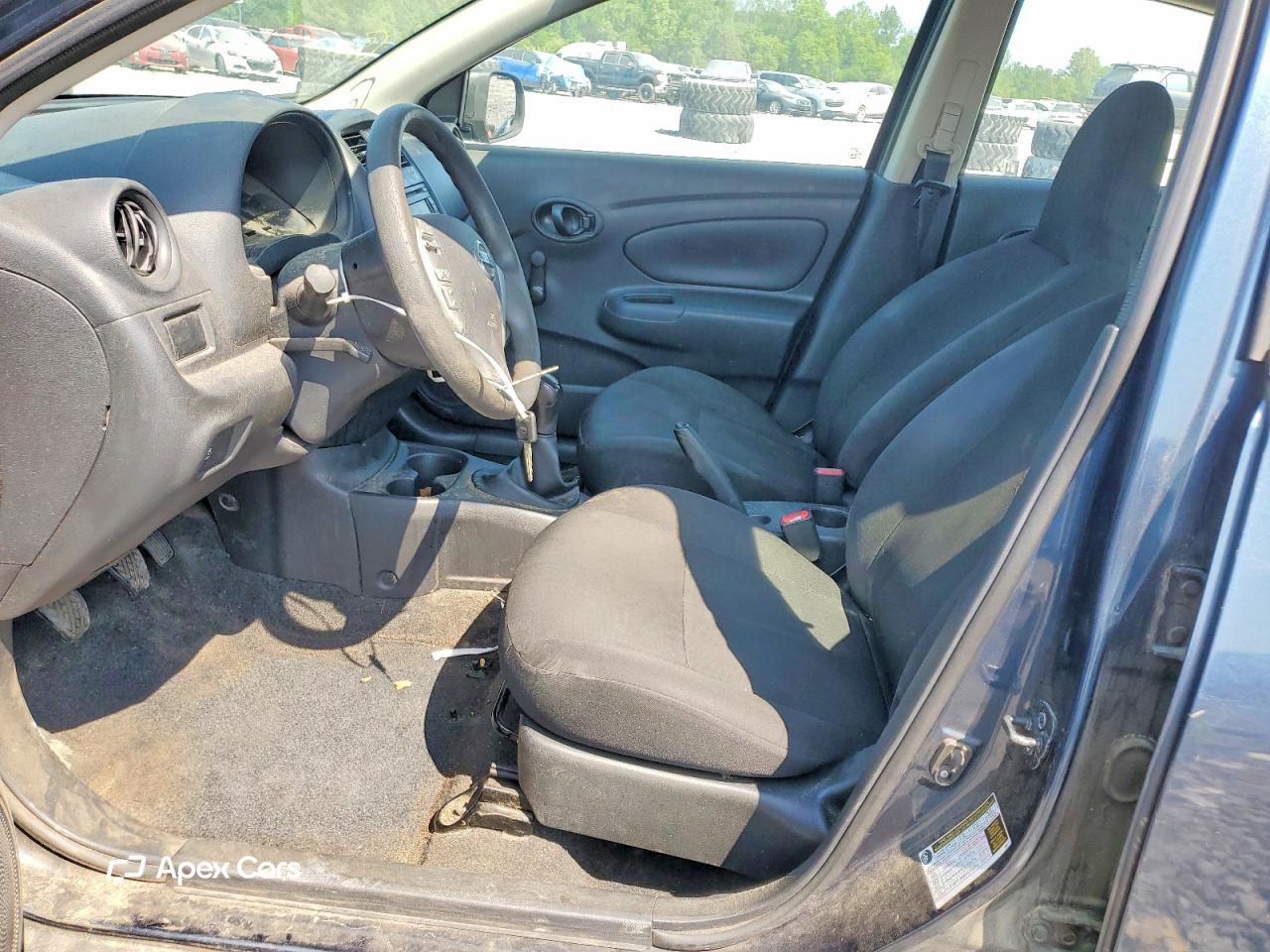 Nissan Versa 2015