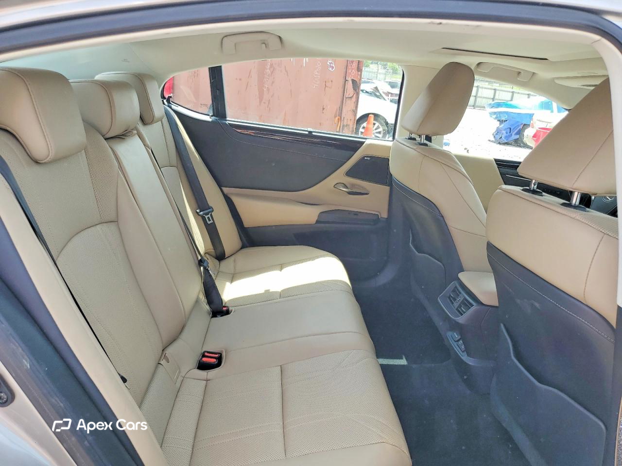 Lexus ES 2020