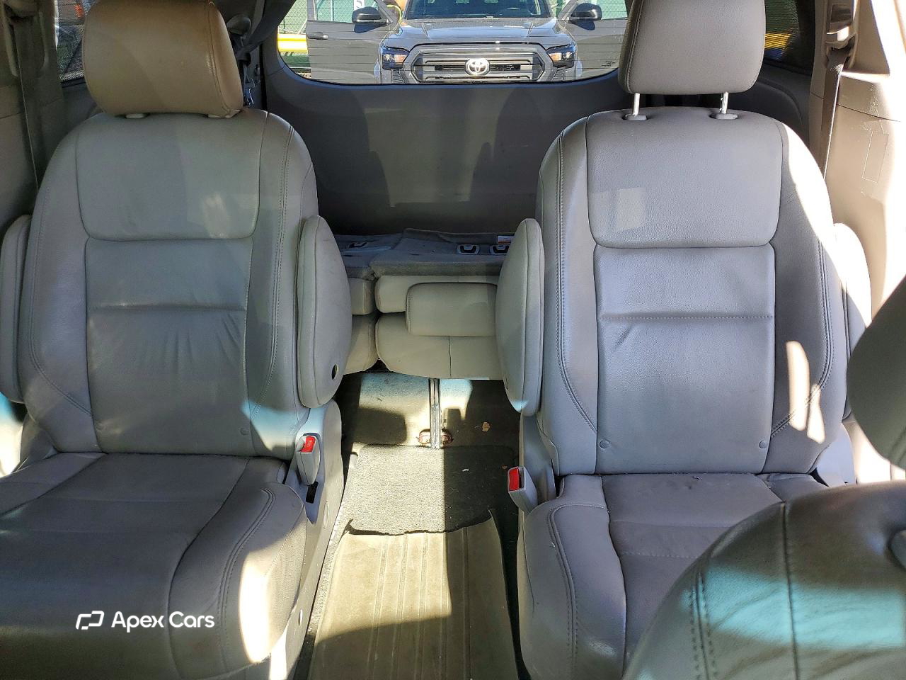 Toyota Sienna 2015