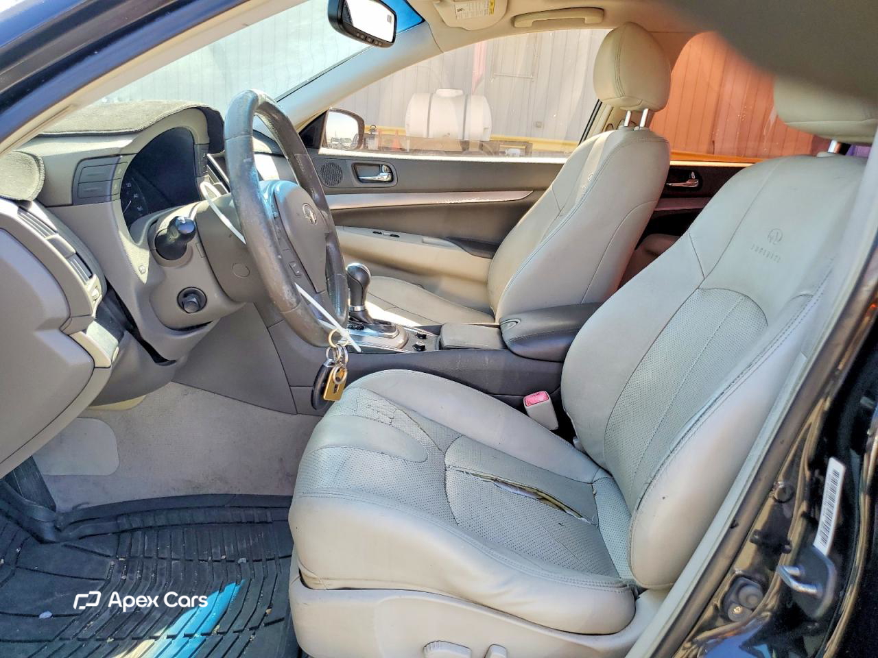 Infiniti G 2011