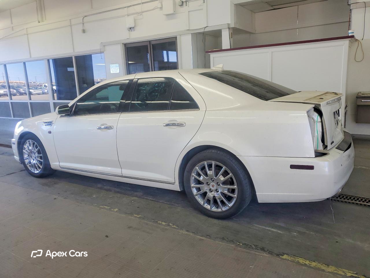 Cadillac STS 2011