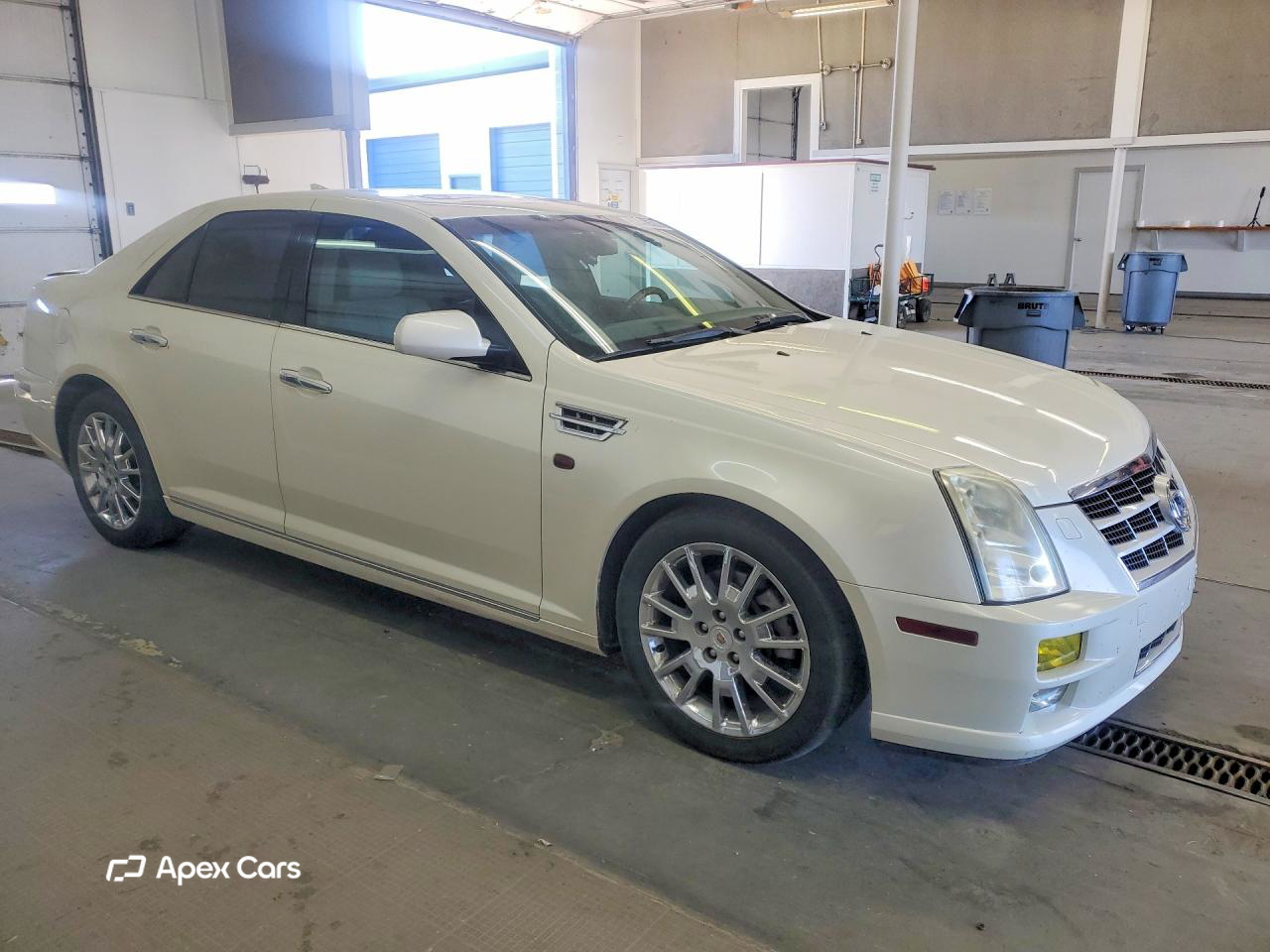 Cadillac STS 2011