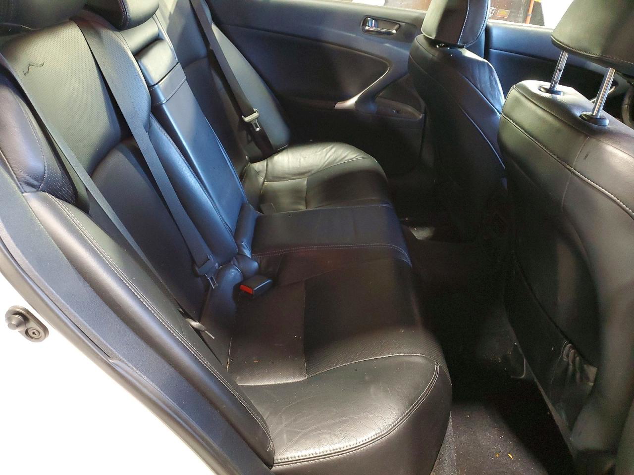 Lexus IS 2011