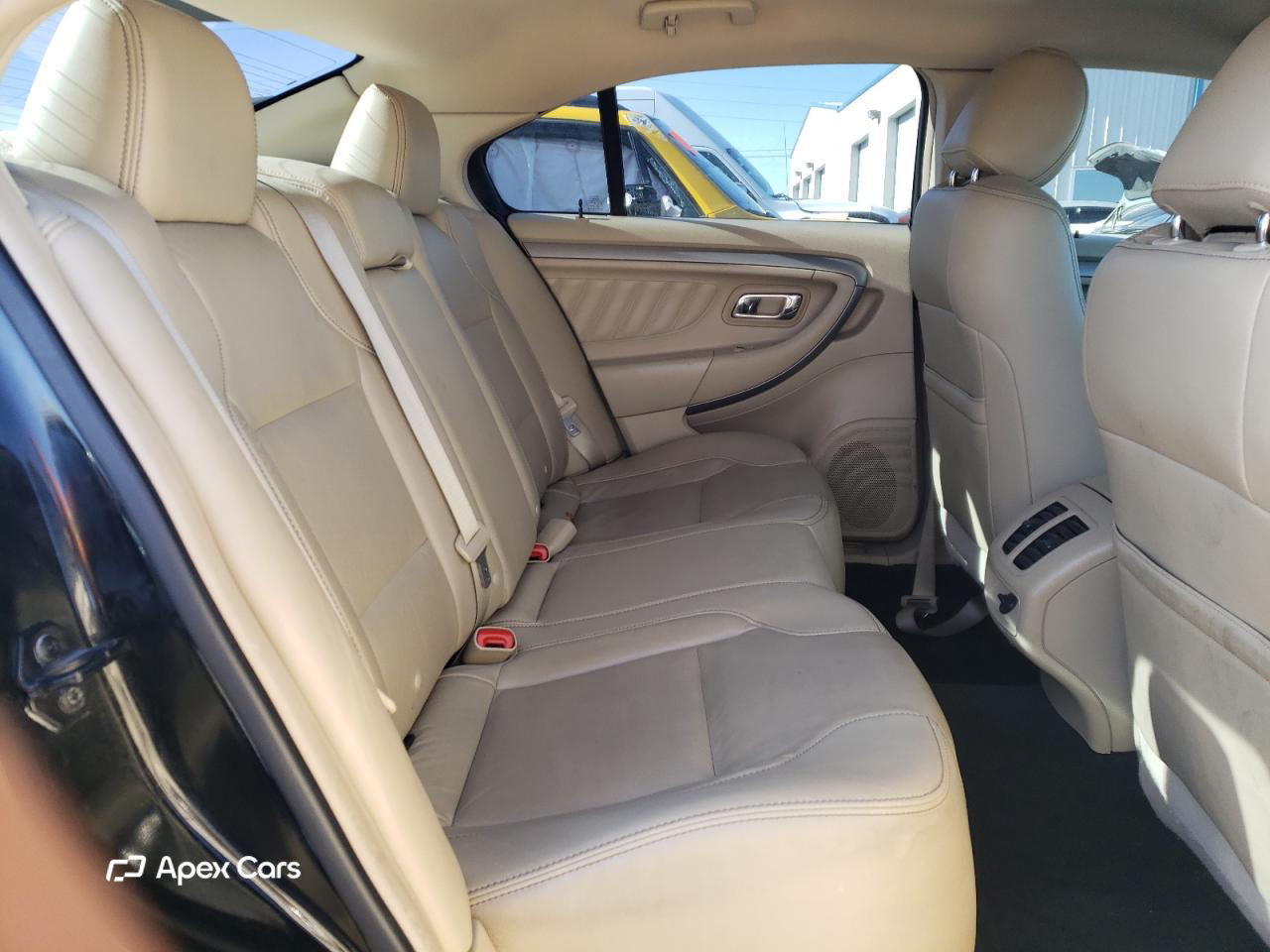 Ford Taurus 2016