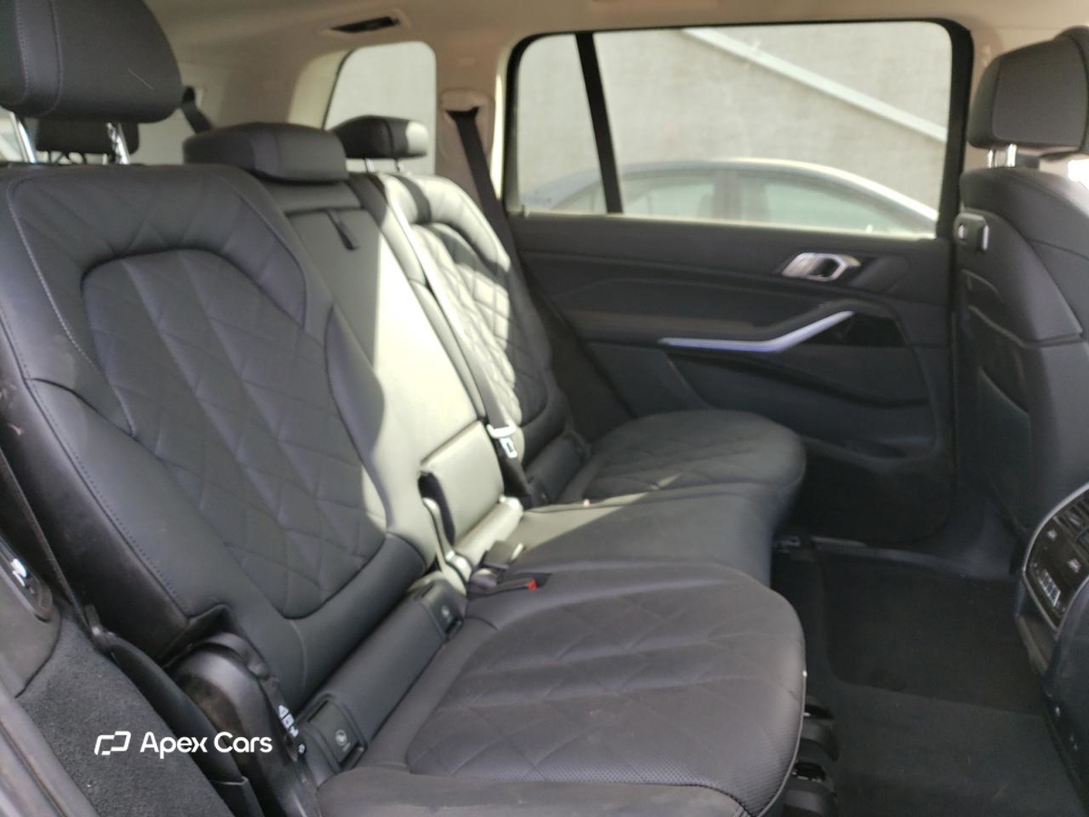 BMW X7 2023