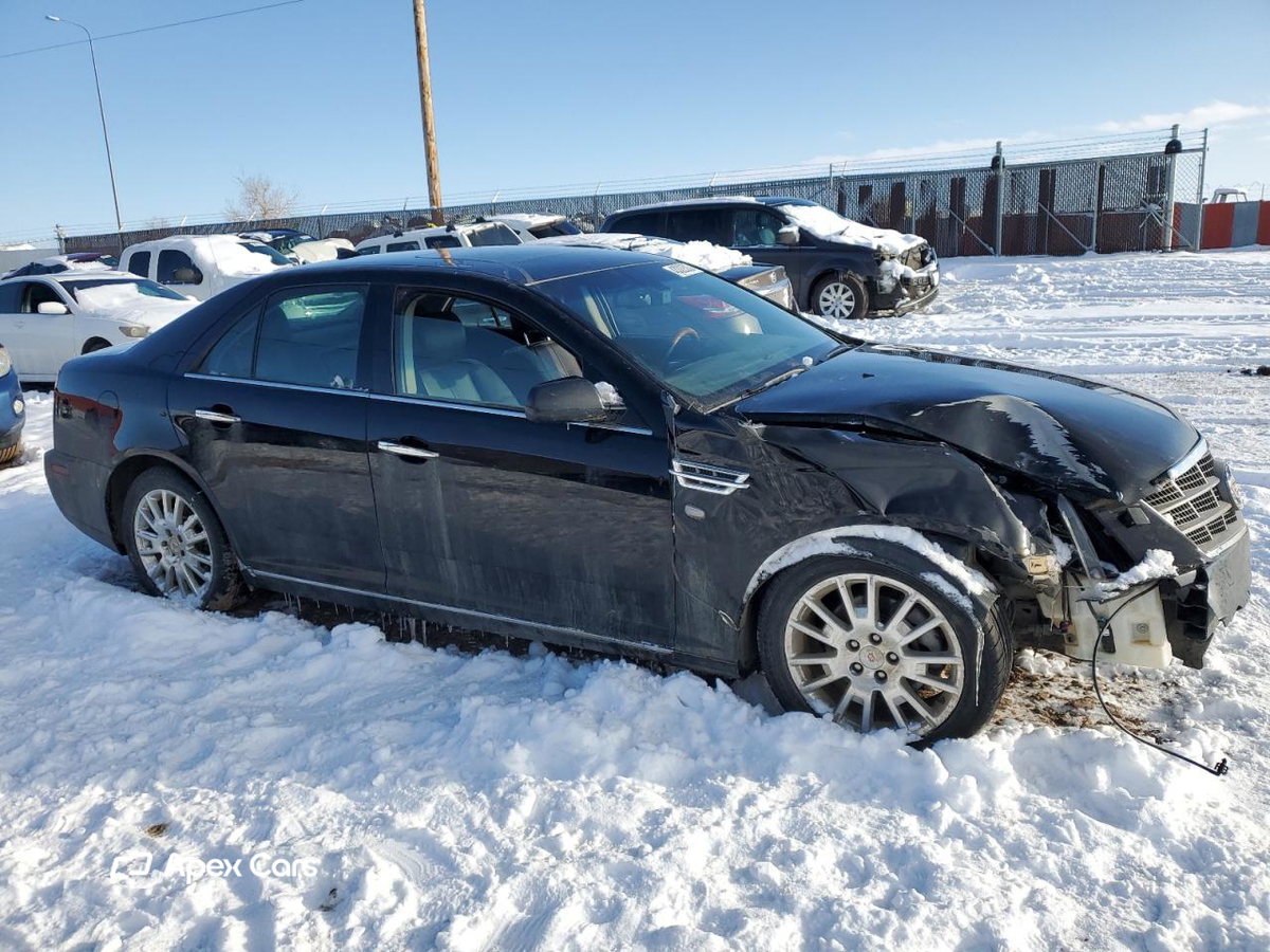 Cadillac STS 2011