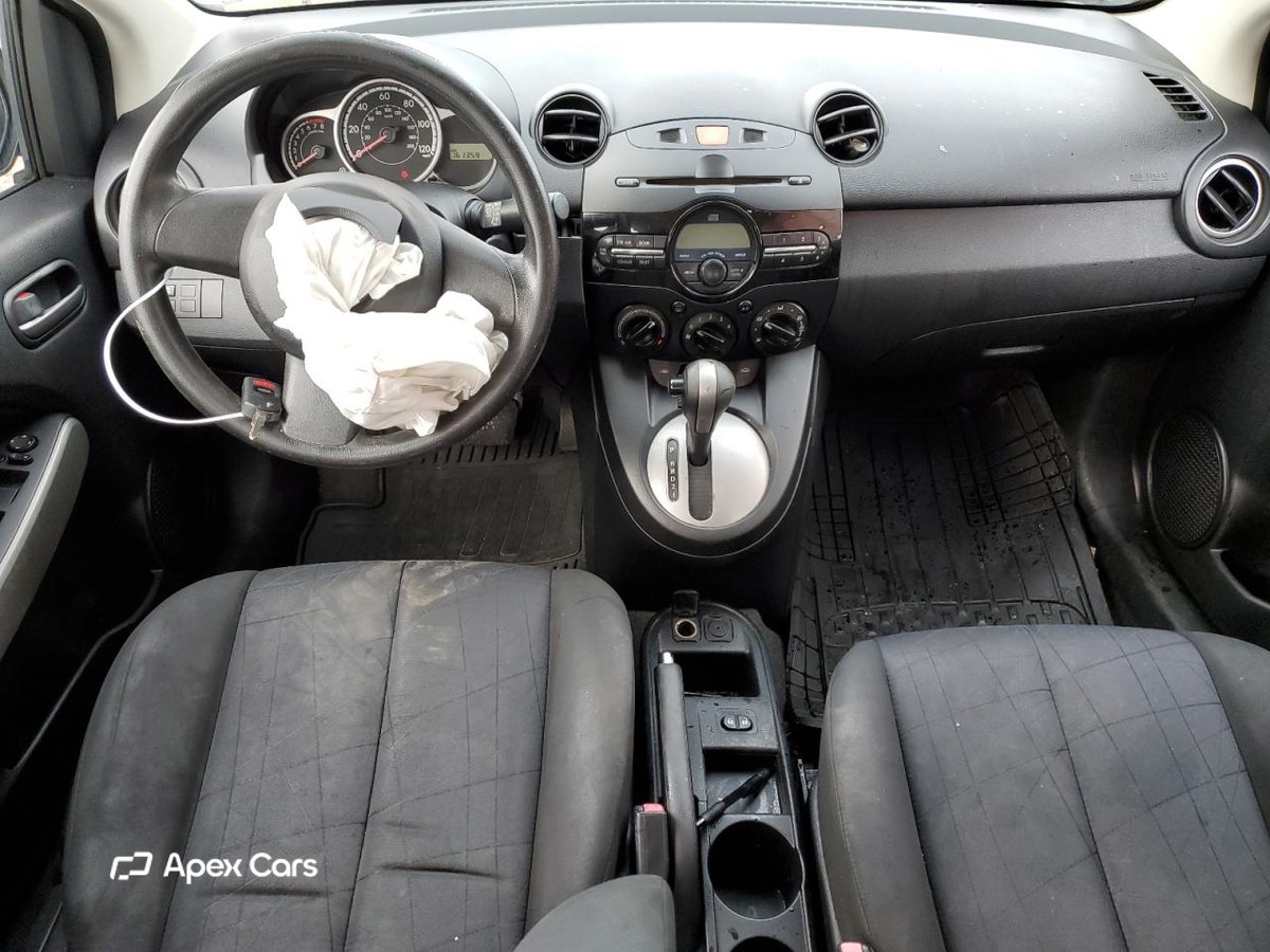 Mazda 2 2011