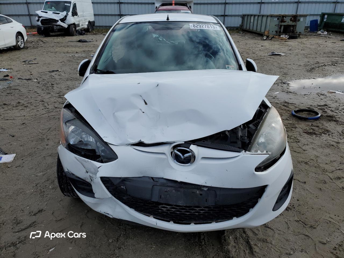 Mazda 2 2011