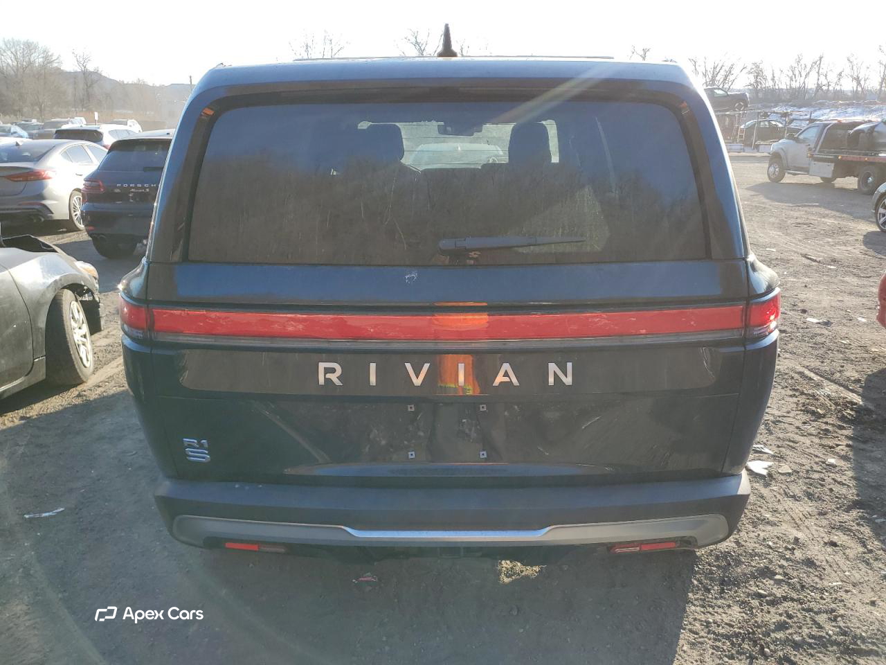 Rivian R1S 2025