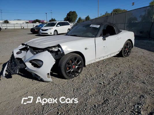 Fiat 124 Spider 2017 - Image 1 of 12