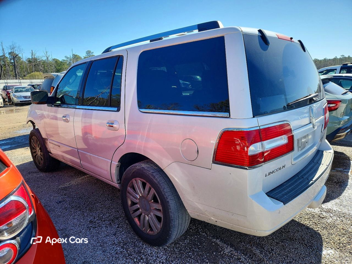 Lincoln Navigator 2011
