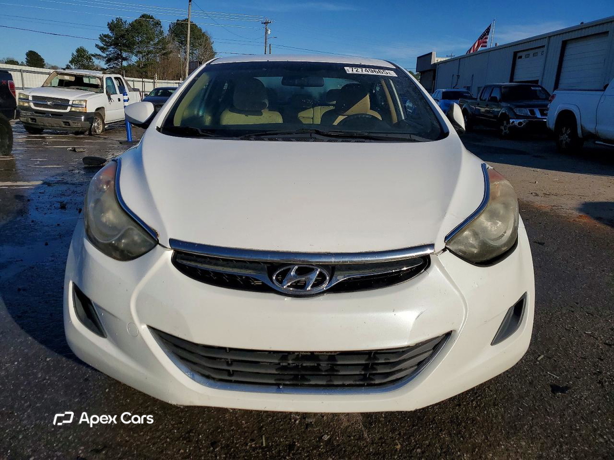 Hyundai Elantra 2012
