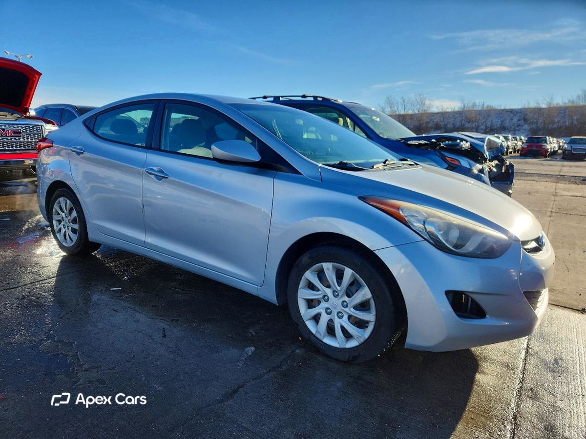 Hyundai Elantra 2012