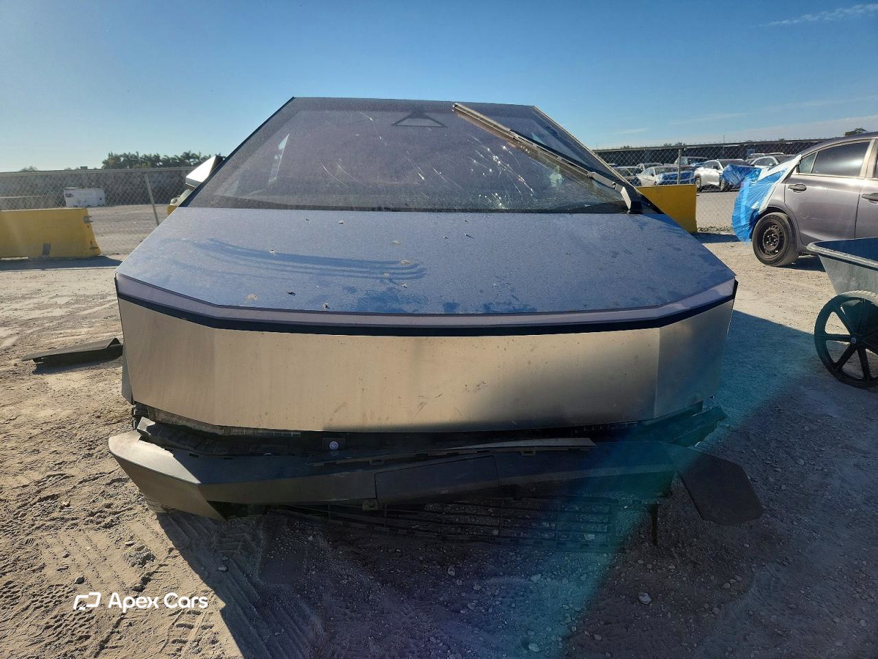 Tesla Cybertruck 2025
