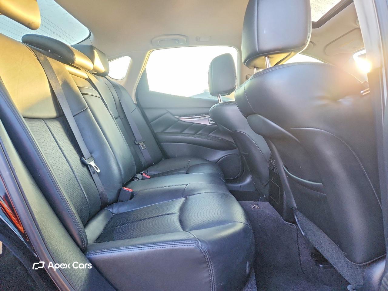 Infiniti M 2013