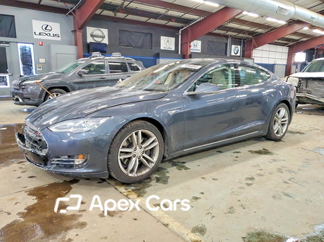 Tesla Model S 2015 - Image 1 of 13