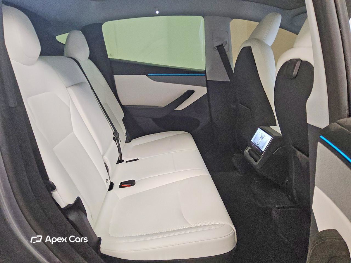 Tesla Model Y 2026
