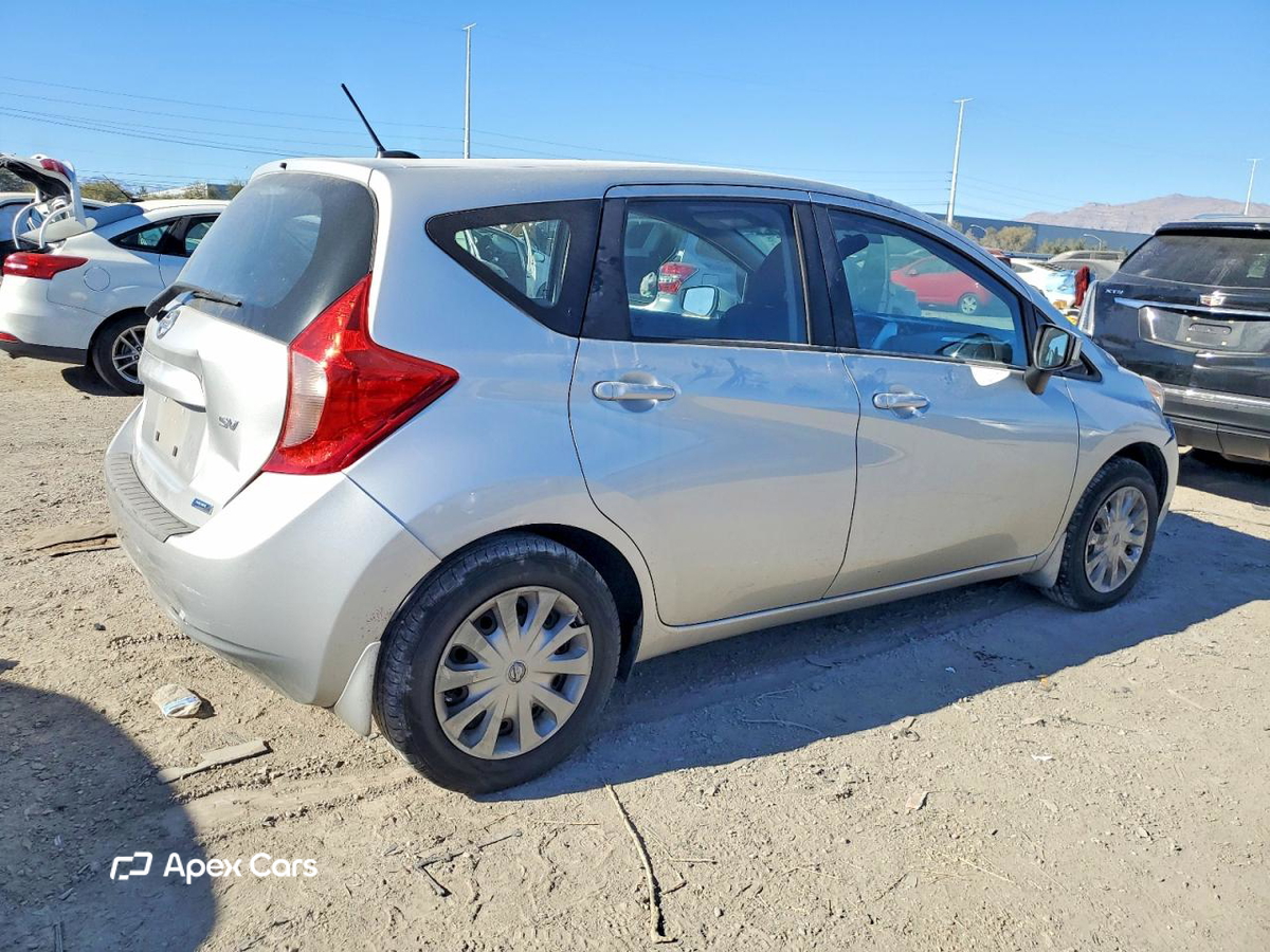 Nissan Versa 2015
