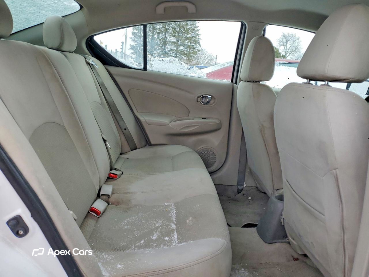 Nissan Versa 2016