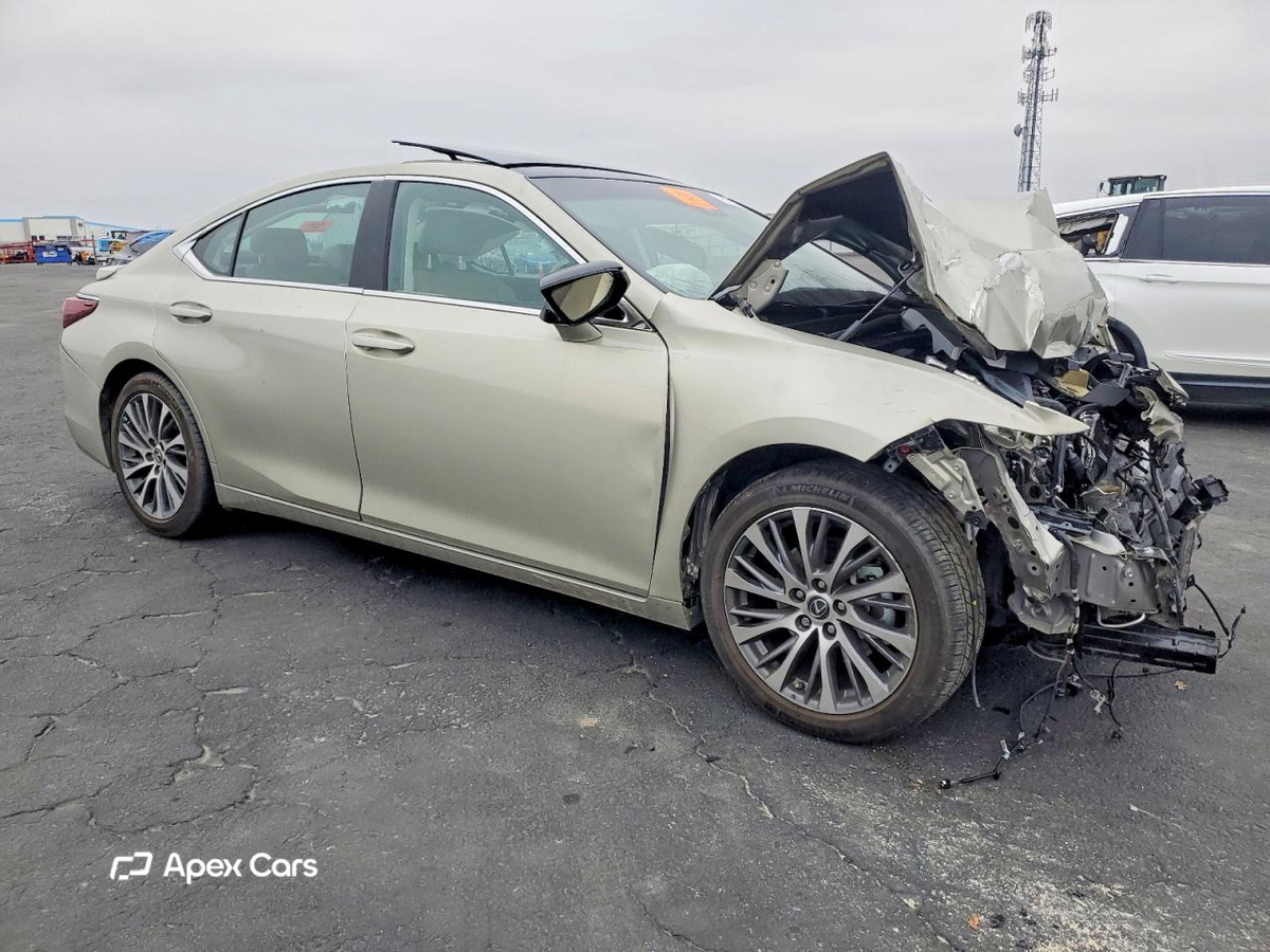 Lexus ES 2021