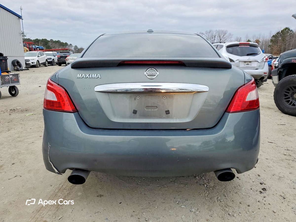 Nissan Maxima 2010
