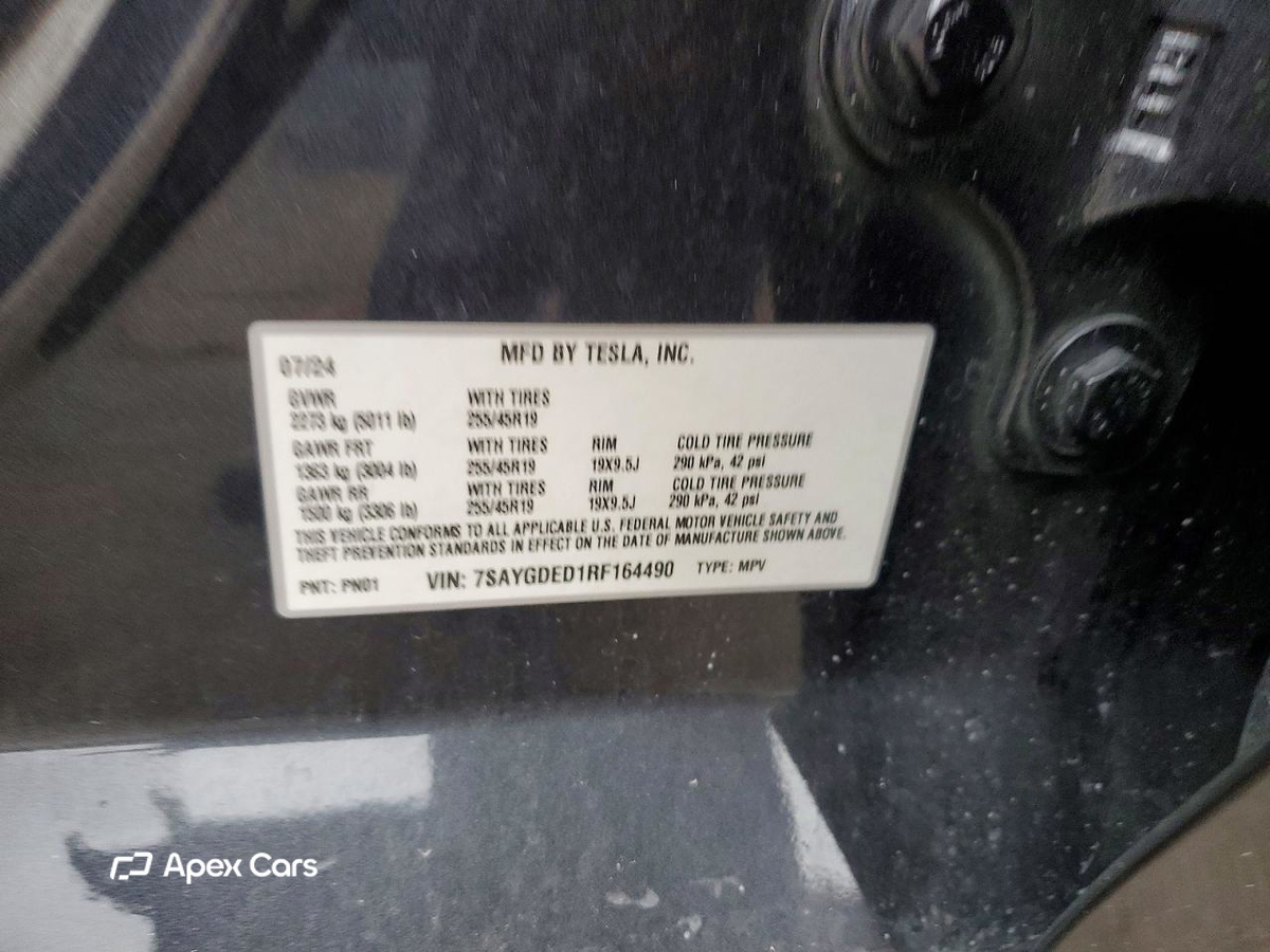 Tesla Model Y 2024