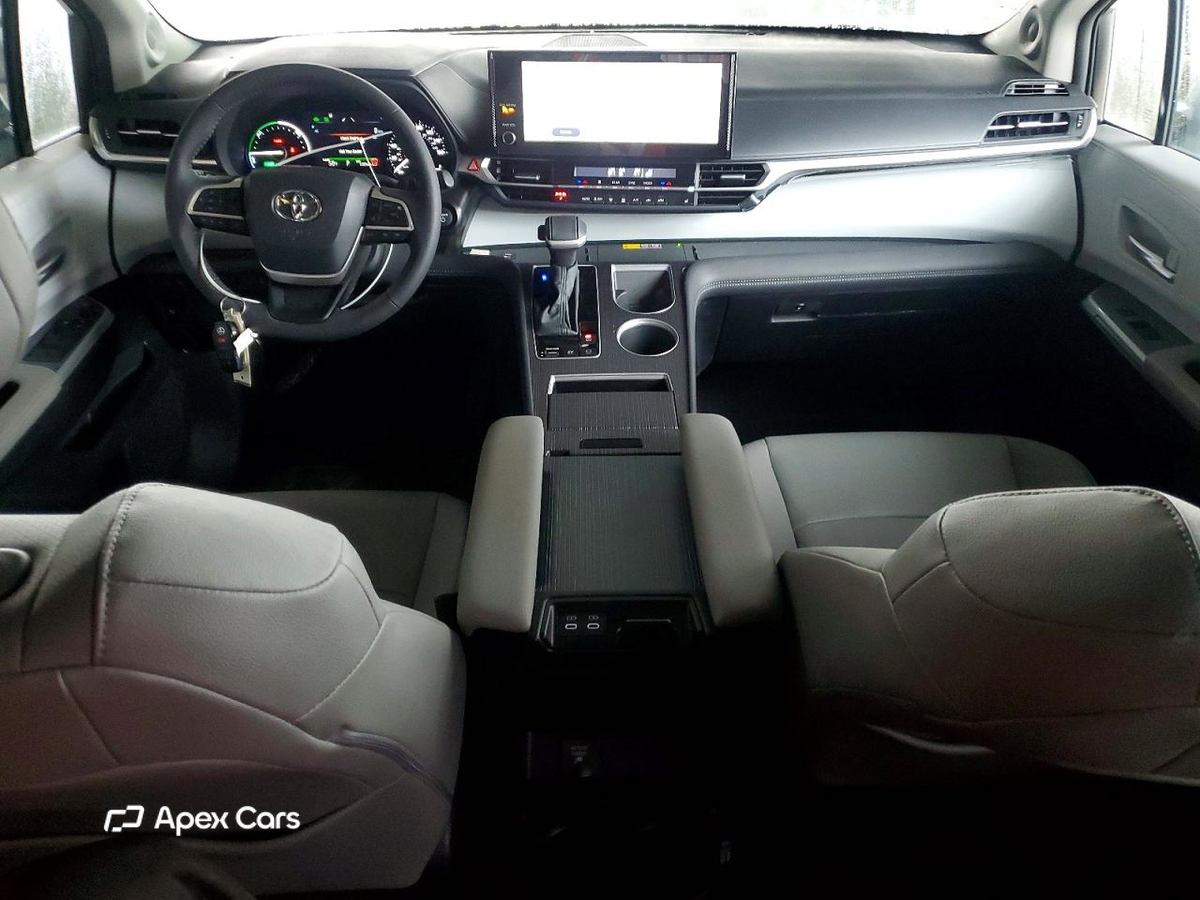 Toyota Sienna 2025