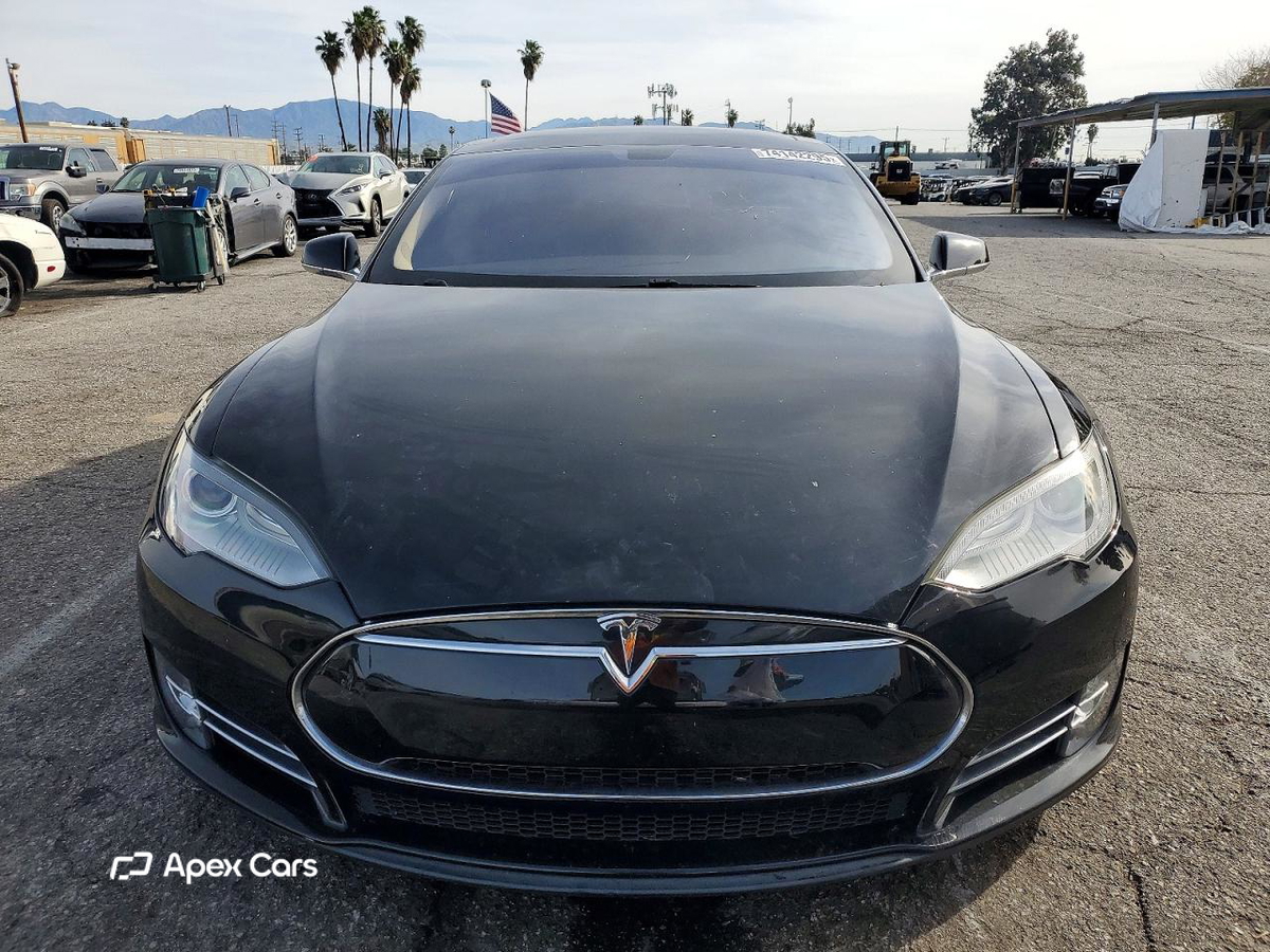 Tesla Model S 2013