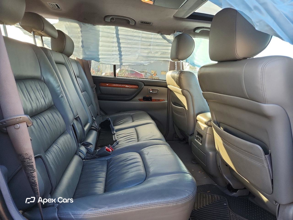 Lexus LX 2005