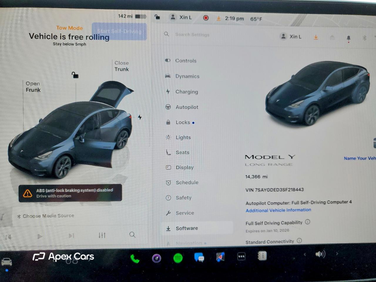 Tesla Model Y 2025