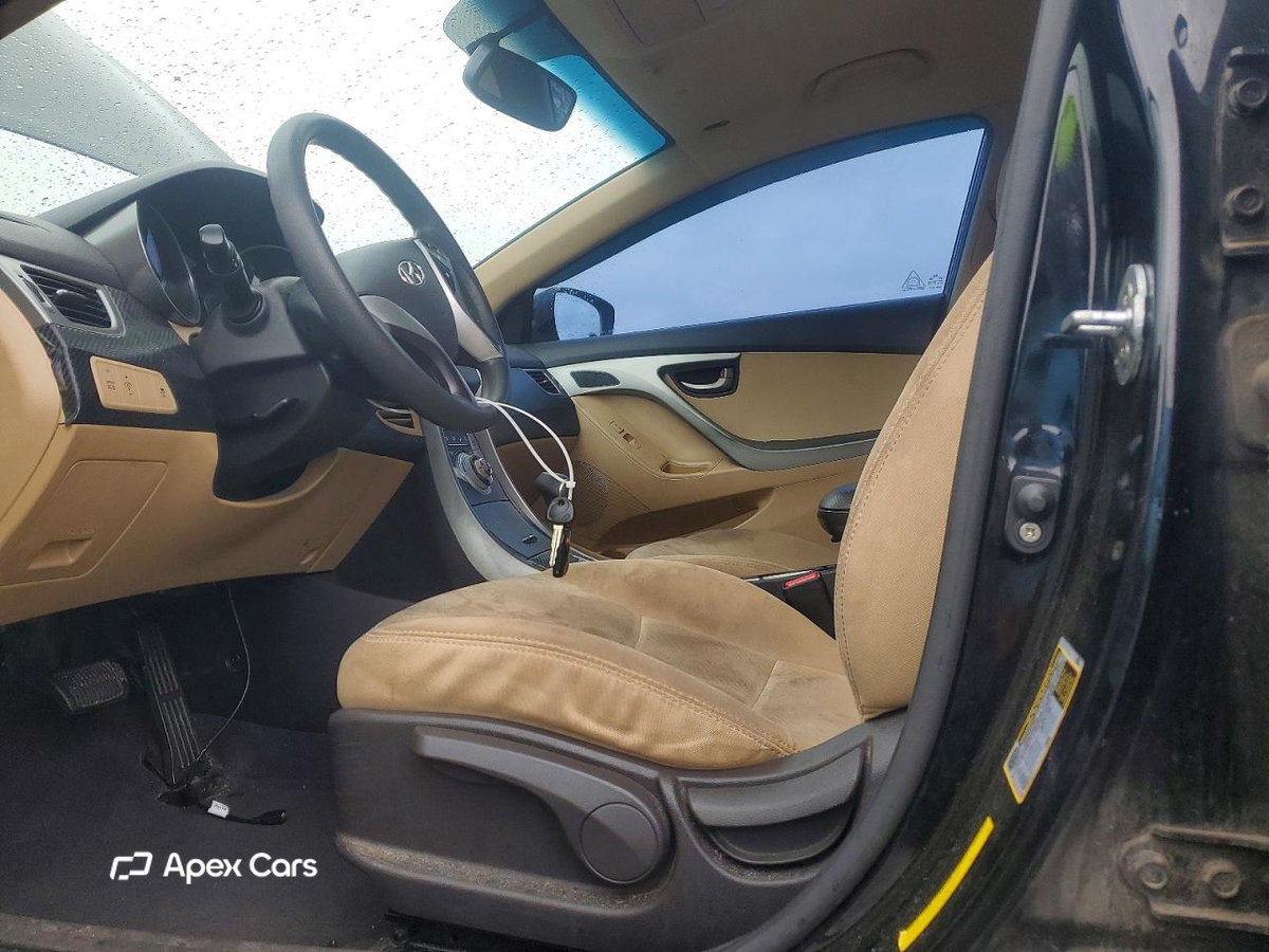Hyundai Elantra 2012