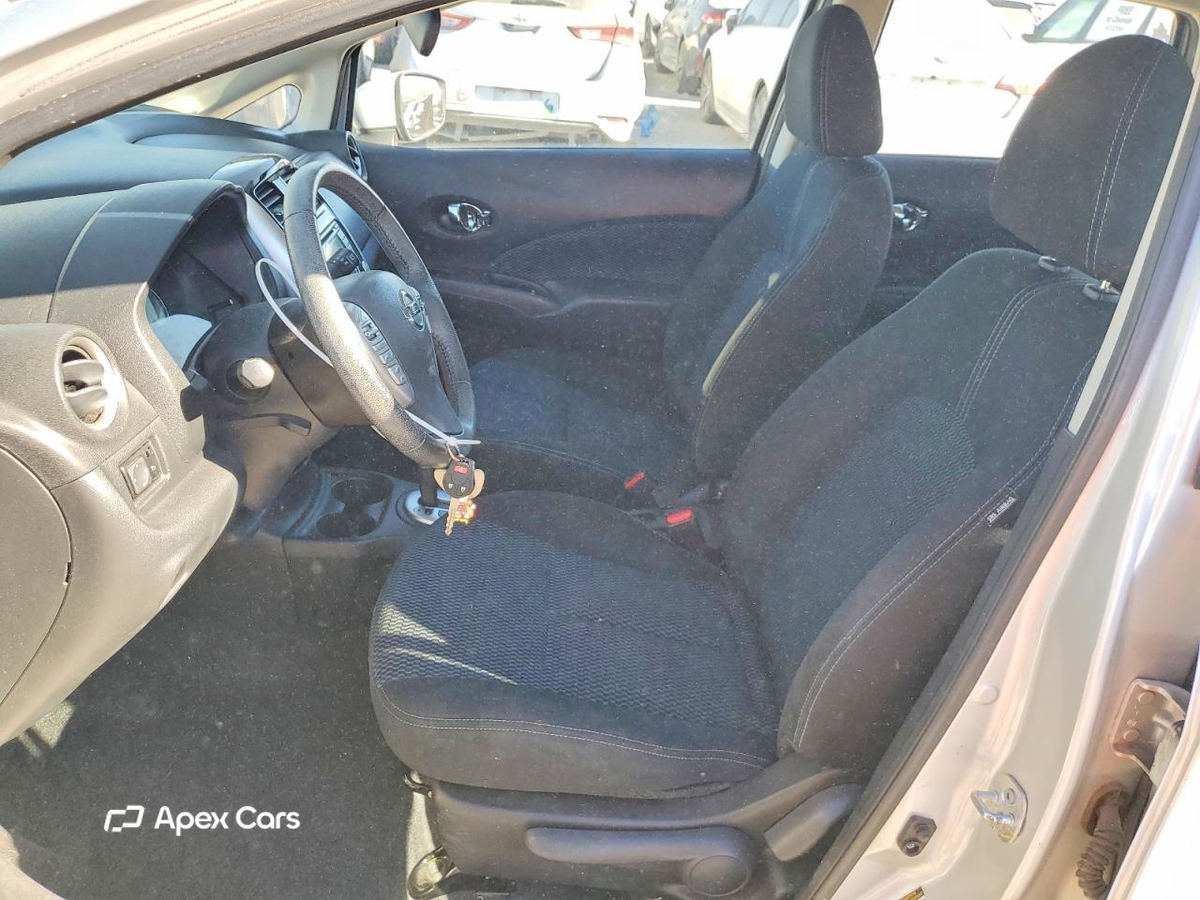 Nissan Versa 2015