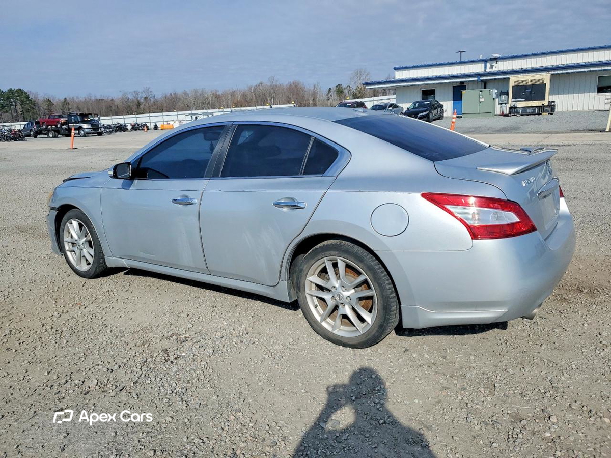Nissan Maxima 2010