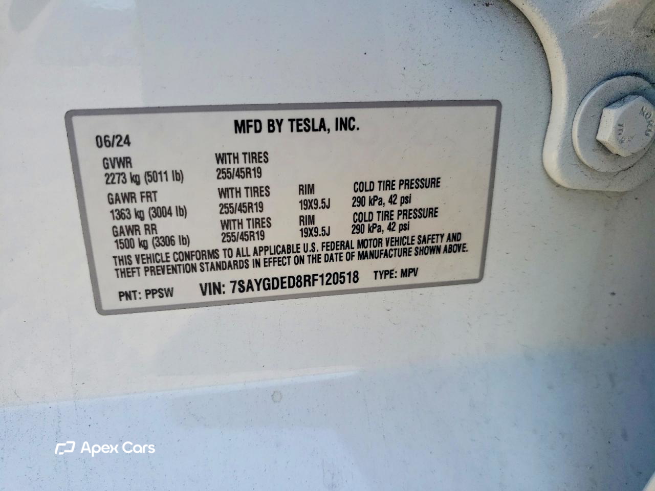 Tesla Model Y 2024