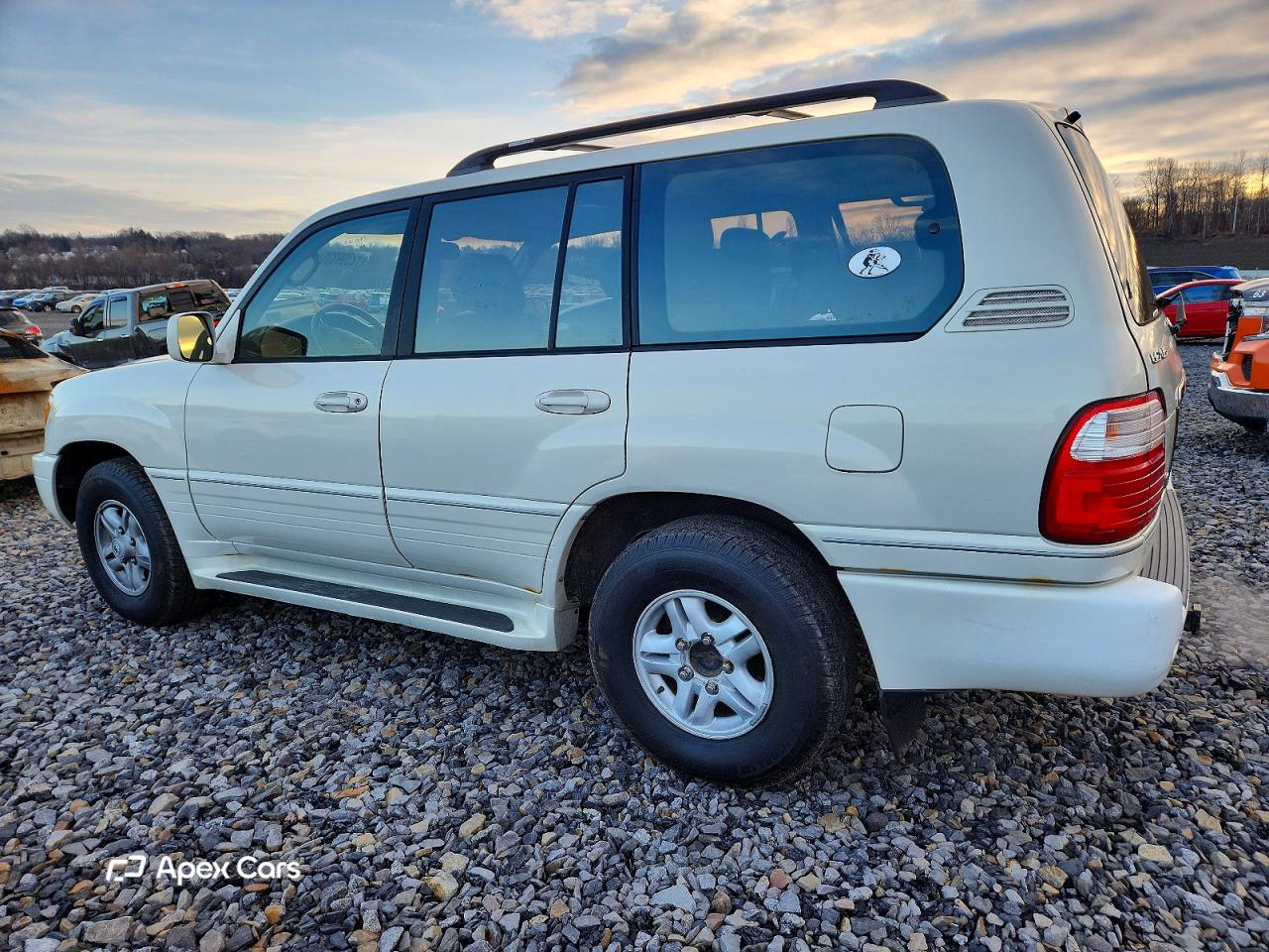 Lexus LX 2000