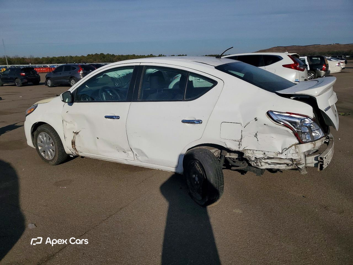 Nissan Versa 2016