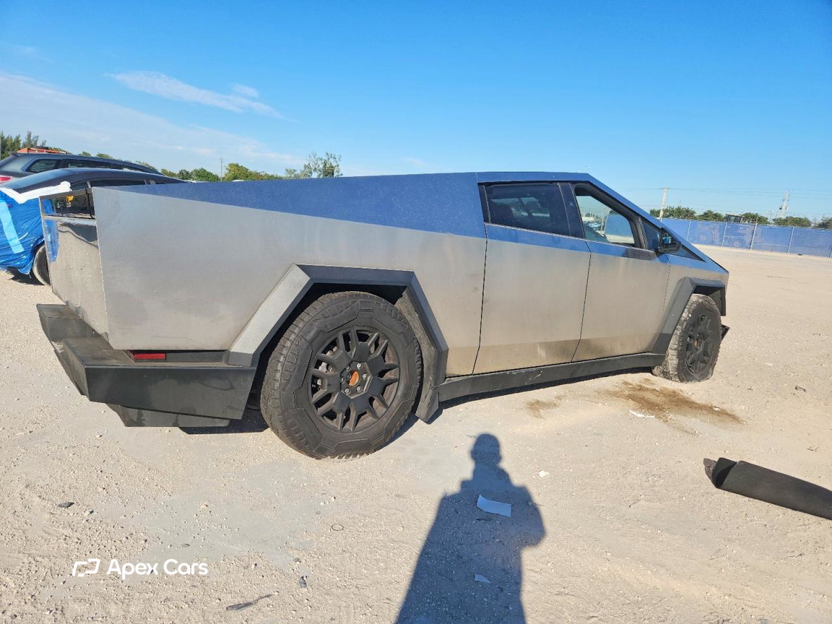 Tesla Cybertruck 2025