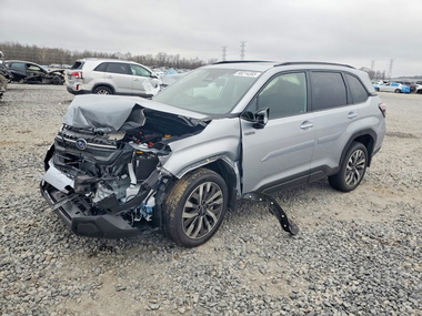 Subaru Forester 2025 - Image 1 of 13