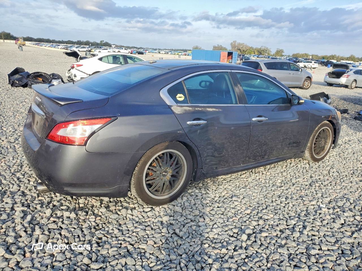 Nissan Maxima 2011