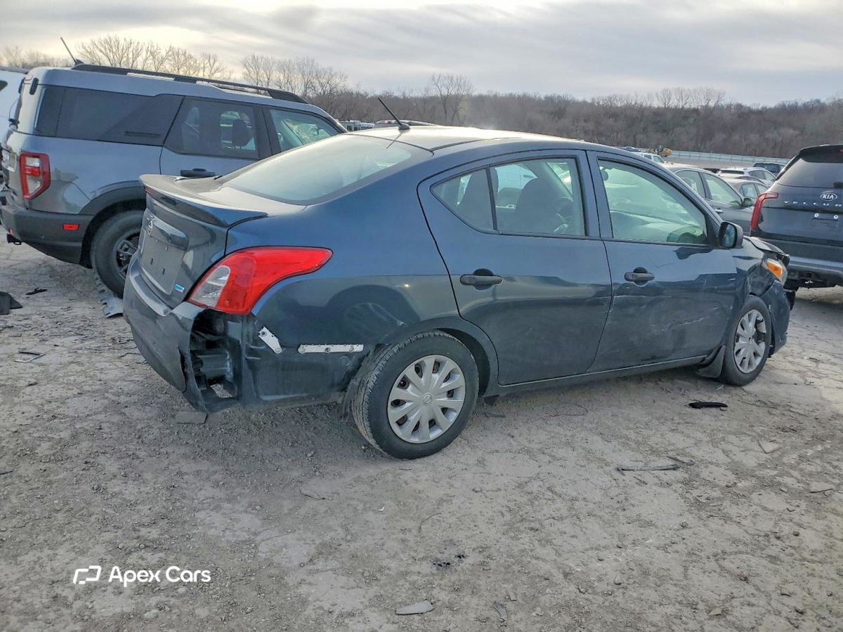 Nissan Versa 2015