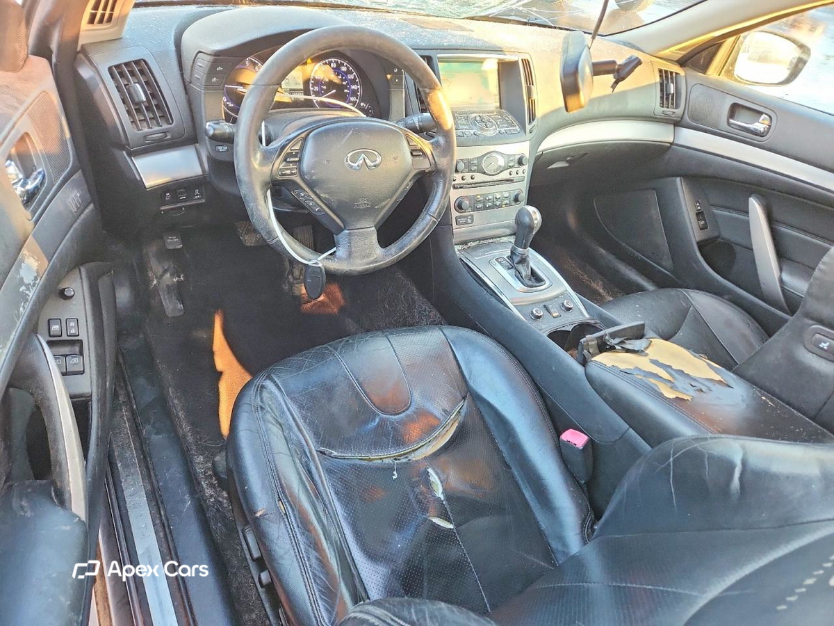 Infiniti G 2011